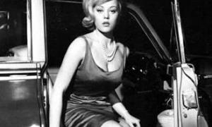 Biểu tượng 'Bond girl' Margaret Nolan qua đời
