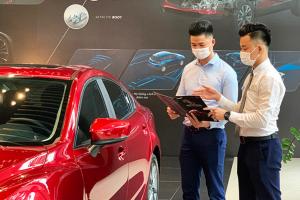 Ngân hàng cho vay kéo khách mua ô tô, chỗ 0%, nơi cao chót vót