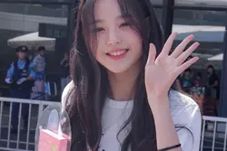 Jang Wonyoung (IVE) là idol nữ được giới làm phim săn đón nhất